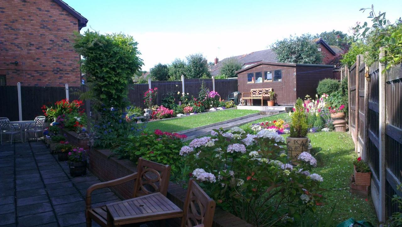 Sterling Bed & Breakfast ランディドノー エクステリア 写真